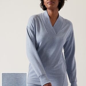 Athleta Light Blue V-Neck Sweater With Thumbholes Size Small Relaxed Fit